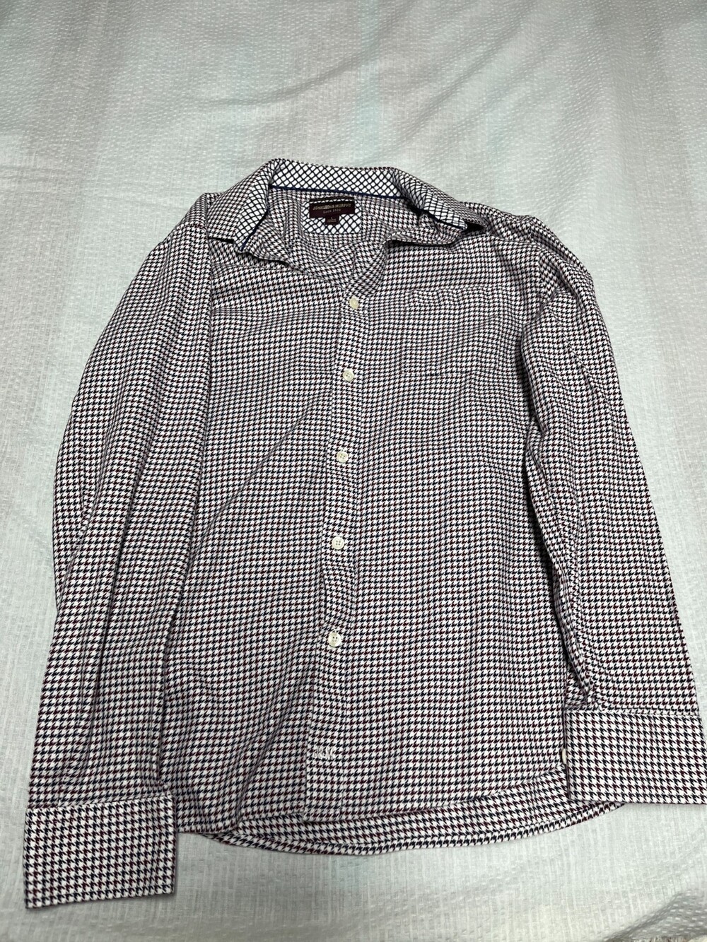 Johnston and Murphy Mens Large shirt Navy, Maroon, White Houndstooth pattern